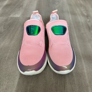 New Women’s Pink Slip-On Sneakers Iridescent Toe Lightweight Shoes us 7.5